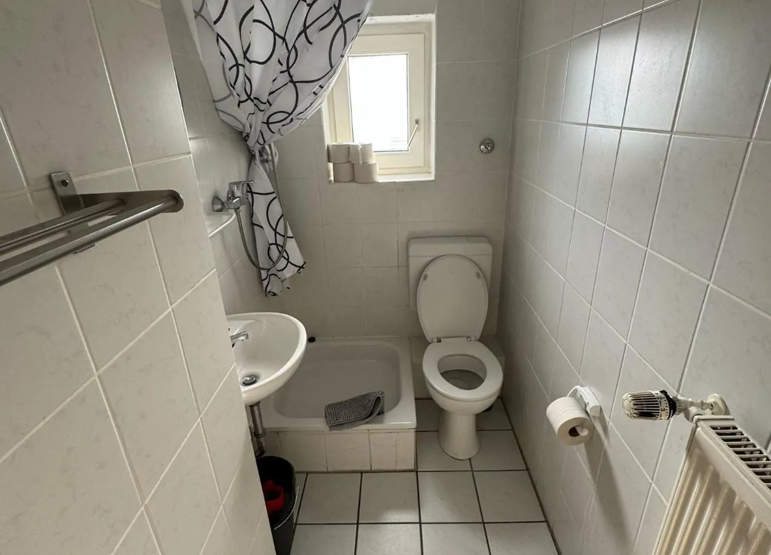 Ruhige 3-Zimmerwohnung Im Norden Bremens Fuer Monteure Und Geschaeftsreisende Pm 35 Og ドイツ